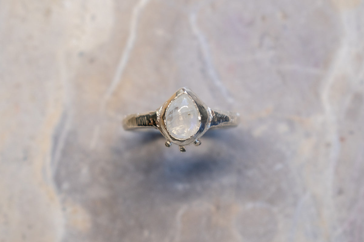 Lunar Ring